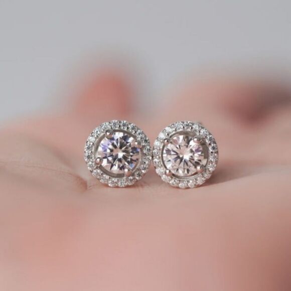 Certified Full VVS1 Moissanite Luxury Halo Stud Earrings Unisex - Picture 8 of 11